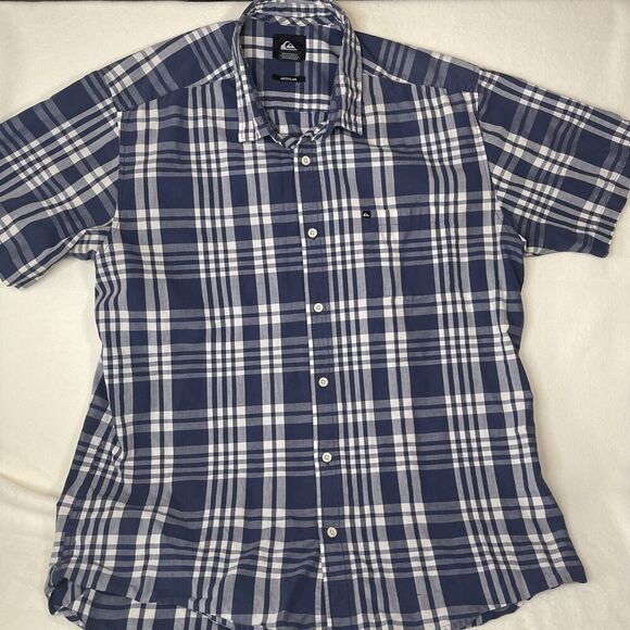 Quicksilver Men's Short Sleeve Button Down Shirt Blue Plaid Size Large - Picture 2 of 6